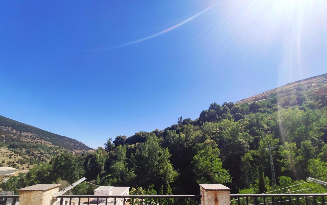 Acogedor Alojamiento Trevelez Exterior photo